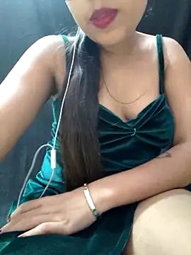 Snapshot of Roshni_98 chatting on 06-13-26, 06:33 Roshni 98 online show from 06-13-26, 06:33