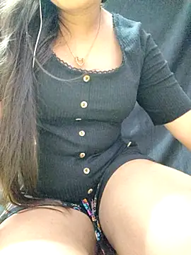 Snapshot of Roshni_98 chatting on 07-21-26, 05:20 Roshni 98 online show from 07-21-26, 05:20