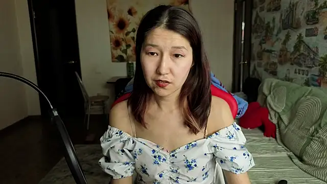 Snapshot of LeyylaStoone chatting on 05-16-26, 12:26 LeyylaStoone online show from 05-16-26, 12:26