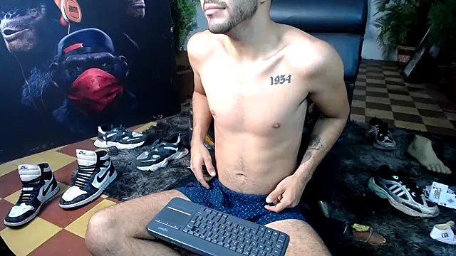 cutehornymax online show from 04-09-26, 03:30