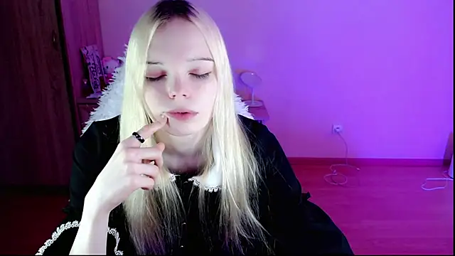 Snapshot of Emily_Nyaffee chatting on 01-26-25, 09:18 Emily Nyaffee online show from 01-26-25, 09:18