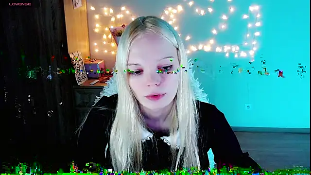 Snapshot of Emily_Nyaffee chatting on 02-28-25, 01:05 Emily Nyaffee online show from 02-28-25, 01:05