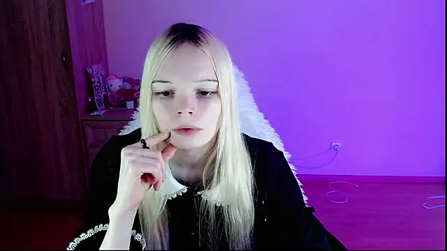 Snapshot of Emily_Nyaffee chatting on 01-25-25, 09:46 Emily Nyaffee online show from 01-25-25, 09:46