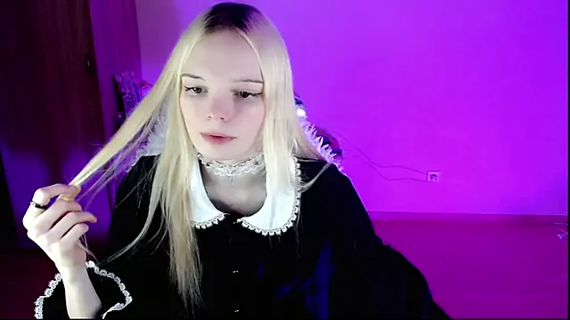 Snapshot of Emily_Nyaffee chatting on 01-23-25, 09:29 Emily Nyaffee online show from 01-23-25, 09:29