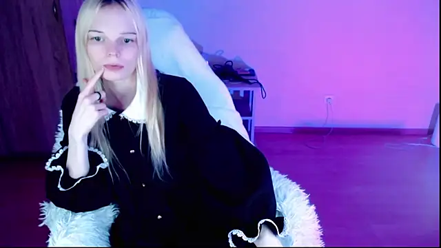 Snapshot of Emily_Nyaffee chatting on 02-01-25, 12:29 Emily Nyaffee online show from 02-01-25, 12:29