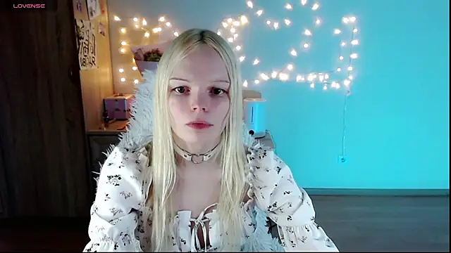 Snapshot of Emily_Nyaffee chatting on 03-10-25, 12:28 Emily Nyaffee online show from 03-10-25, 12:28