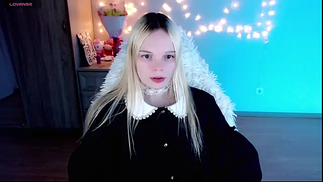 Snapshot of Emily_Nyaffee chatting on 02-22-25, 03:01 Emily Nyaffee online show from 02-22-25, 03:01