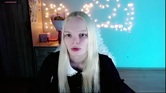 Snapshot of Emily_Nyaffee chatting on 03-04-25, 08:16 Emily Nyaffee online show from 03-04-25, 08:16