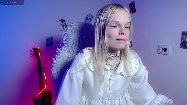 Emily Nyaffee online show from 03-22-26, 01:45