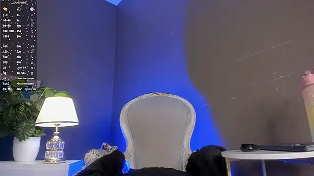 KarlynHoliss online show from 12-30-24, 12:32