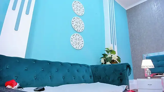 KarlynHoliss online show from 12-24-24, 12:22