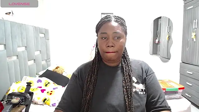 thickebonymilfF online show from 04-19-26, 04:02