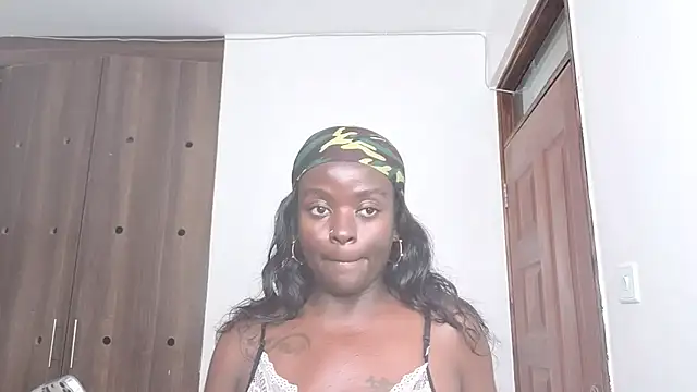 Snapshot of hornycreamybabe chatting on 07-11-26, 05:57 hornycreamybabe online show from 07-11-26, 05:57