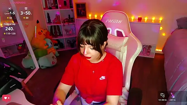 Snapshot of PetiteAngel666 chatting on 02-18-26, 08:38 PetiteAngel666 online show from 02-18-26, 08:38