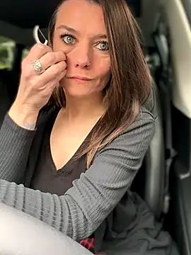 LadyLena1 online show from 10-28-25, 10:09