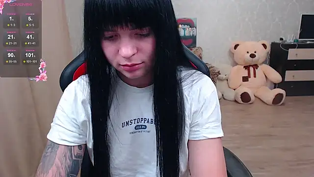 Snapshot of JuicyJess chatting on 05-27-26, 07:43 JuicyJess online show from 05-27-26, 07:43
