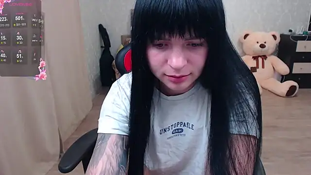 Snapshot of JuicyJess chatting on 05-21-26, 07:00 JuicyJess online show from 05-21-26, 07:00