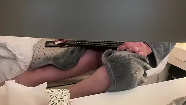 Snapshot of Carlos-195- chatting on 10-25-25, 03:38 Carlos-195- online show from 10-25-25, 03:38