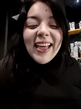 Chubbygrl20 online show from 11-07-25, 12:48