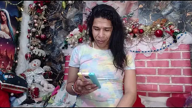 Snapshot of DesireDirtyTS__ chatting on 12-21-25, 11:45 DesireDirtyTS online show from 12-21-25, 11:45