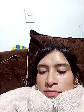 Snapshot of Queen_camila chatting on 01-18-25, 04:48 Queen camila online show from 01-18-25, 04:48