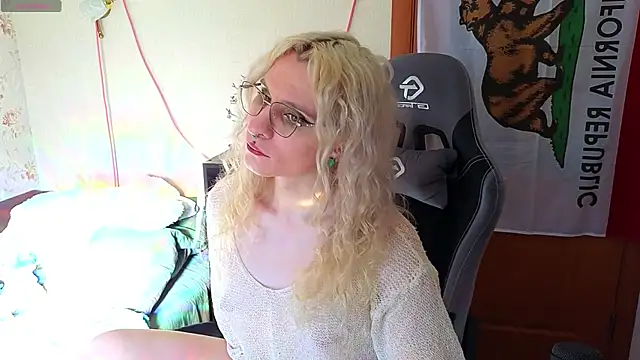 Lori Myaf online show from 04-10-26, 01:40