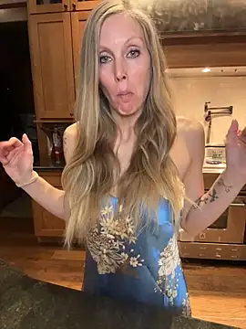 ItsDanniG online show from 03-26-26, 02:43