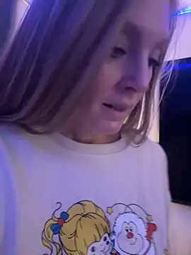 ItsDanniG online show from 10-30-25, 05:54