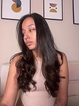 Snapshot of DianaHopson chatting on 07-17-26, 10:34 DianaHopson online show from 07-17-26, 10:34