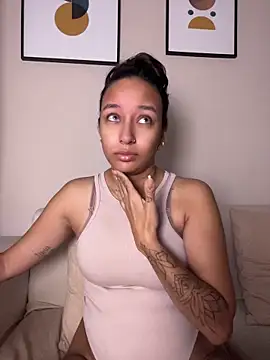 Snapshot of DianaHopson chatting on 07-10-26, 10:48 DianaHopson online show from 07-10-26, 10:48