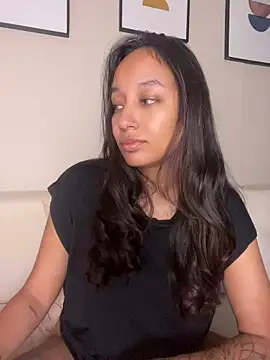Snapshot of DianaHopson chatting on 06-12-26, 02:42 DianaHopson online show from 06-12-26, 02:42