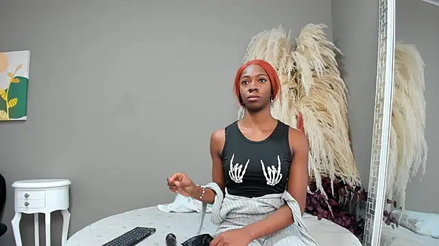 Shanelle   online show from 10-25-25, 01:12