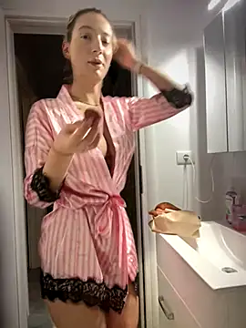 Ella Charm online show from 10-17-25, 03:58