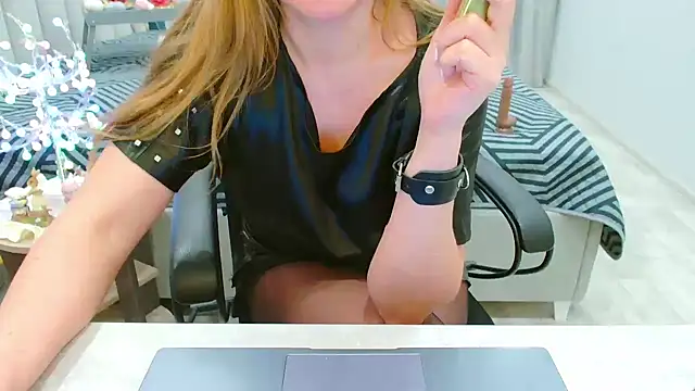 EveLove33 online show from 04-19-26, 06:10