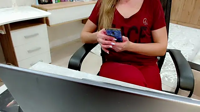 EveLove33 online show from 10-17-25, 05:26