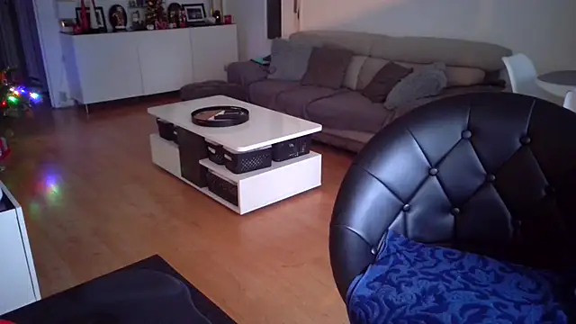 sarametisse26 online show from 12-04-25, 08:02