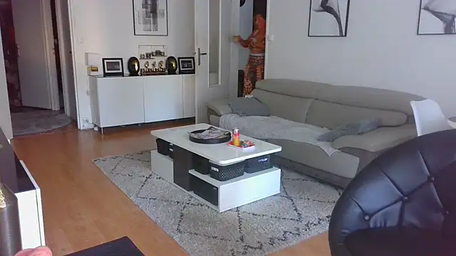 sarametisse26 online show from 10-10-25, 07:20