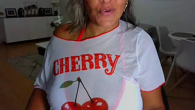 sarametisse26 online show from 09-25-25, 07:03