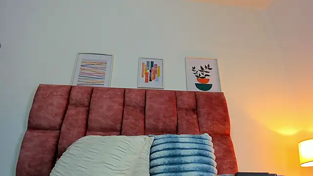 TiffanyFox1 online show from 05-21-26, 10:12