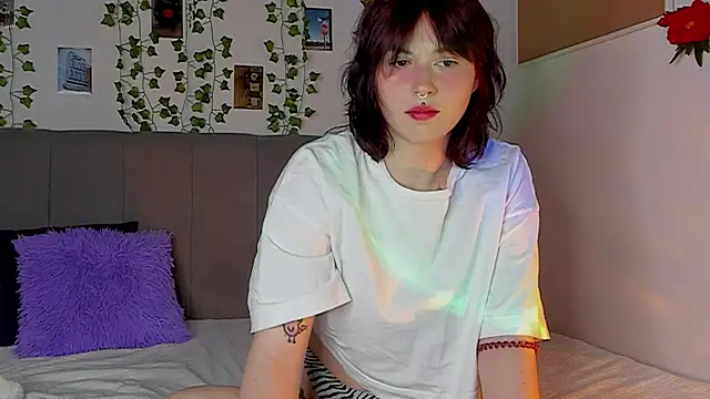 miss Lizzy online show from 02-27-25, 01:08