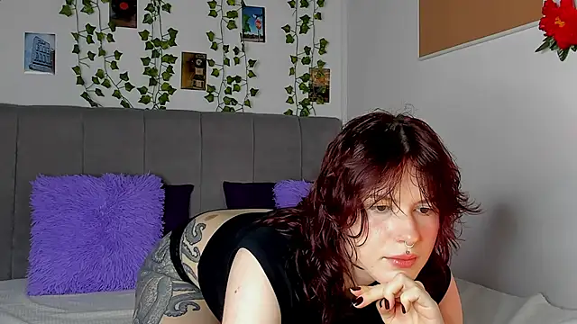 miss Lizzy online show from 10-20-25, 01:07