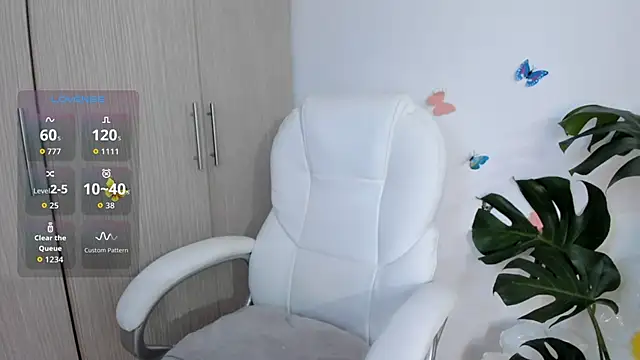 cutewhitneyr online show from 10-03-25, 12:28