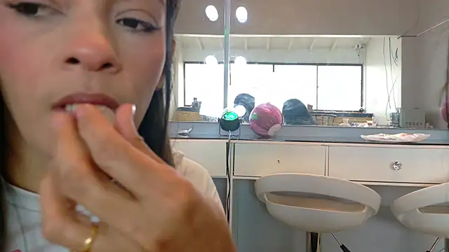 Snapshot of candymia68 chatting on 05-08-26, 06:45 candymia68 online show from 05-08-26, 06:45