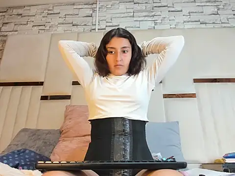 Snapshot of AngelaLinaresx69 chatting on 07-21-26, 07:48 AngelaLinaresx69 online show from 07-21-26, 07:48