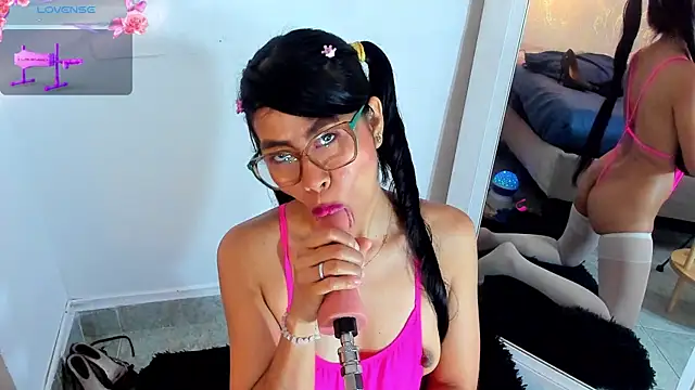 BRITANY WELLS  online show from 04-08-26, 12:39