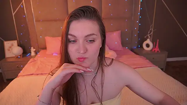 EmmyCharmm online show from 02-04-26, 06:52