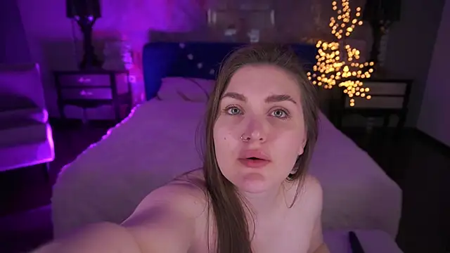 EmmyCharmm online show from 04-12-26, 05:44