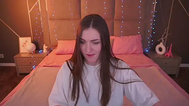 EmmyCharmm online show from 02-10-26, 06:56