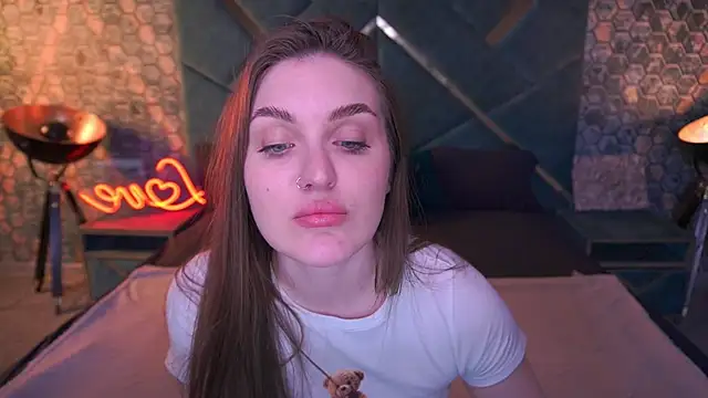 EmmyCharmm online show from 03-29-26, 05:53