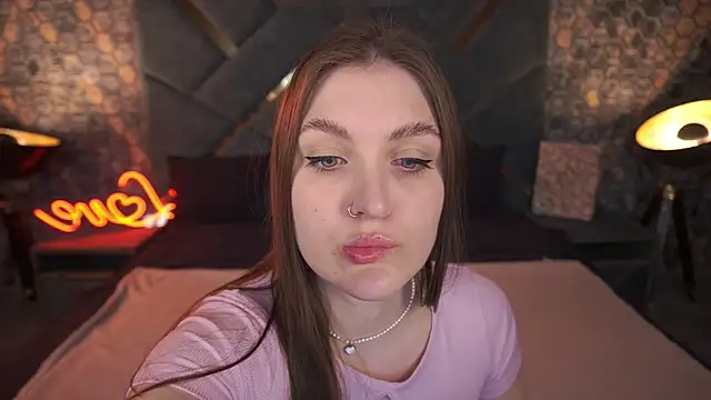 EmmyCharmm online show from 10-02-25, 05:55